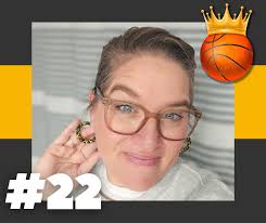 Kelsey Plum last night 🏀💯. She been balling these last couple games ⭐️🔥