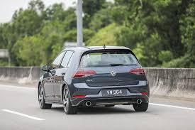 But it's fast enough, thanks to the flexible the golf gti is not the cheapest, fastest or most enjoyable hot hatch on sale. Topgear Review Volkswagen Golf 7 5 Family