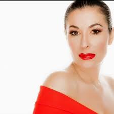 Lacey Bacon's Instagram, Twitter & Facebook