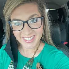 Ashley Privett's Instagram, Twitter & Facebook