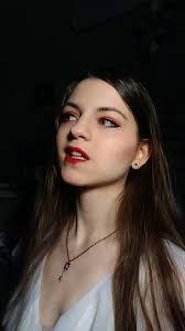 Sara Berry's Instagram, Twitter & Facebook