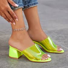 Neon Terlik Yesil Neon Ayakkabi Neon Modasi Neon Sik Terlik Seffaf Terlik Modelleri Topuklular Yuksek Topuklu Ayakkabilar Terlik