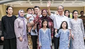 Muhyiddin's pledge to allow a parliamentary vote in september to prove he retains majority legislative support follows a meeting on wednesday morning with the country's king. Malaysia S Political Crisis Day Seven The True Net