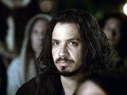 Un 45 tours édition limitée sortira le 16 juillet prochain: Alexandre Astier En Colere Non Kaamelott Le Film Ne Ch Tele Star
