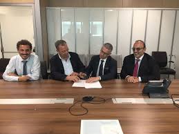 L'azienda ospedali riuniti di foggia nasce come azienda ospedaliera il 1 aprile 1997 dalla fusione di tre stabilimenti ospedalieri denominati 1 del d. Colonnello D Avanzo Il Futuro E Nell Integrazione Ospedale Territorio