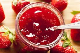 La Recette De Confiture Aux Fraises Qui Est Facile Et Delicieuse Recipe In 2020 Strawberry Rhubarb Jam Jam Recipes Homemade Jam