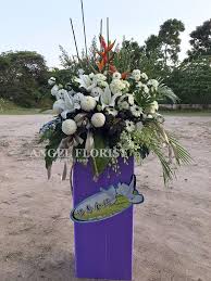 florawreath deepestsympathy condolences 同情 慰问 哀悼 fresh flower johorbahru johor johorjaya funeral flowers funeral floral arrangements funeral floral