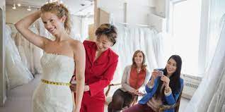 Let these wedding dress shopping etiquette rules be your guide. When It Comes To Wedding Dress Shopping The Guest List Is Up To You Huffpost Life