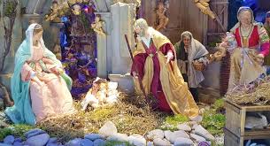 Les santons le blog de la famille t et crèche de charme en chêne belle normande, fait main avec éclairage. La Creche De Noel