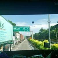 Atlet paralimpik badminton negara ditahan anggota jabatan imigresen malaysia kedah ketika melalui pemeriksaan imigresen di kompleks kastam, imigresen, kuarantin dan keselamatan (kik) bukit kayu hitam, selepas cuba seludup wanita warga thailand, kelmarin. Pejabat Imigresen Bukit Kayu Hitam Bukit Kayu Hitam