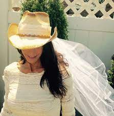 Cowgirl Hat Western Cowboy Hat Bride Cowgirl Hat Bride Hat With Veil Bachlorette Party Bride Hat Hat With Veil Hat Outfits Spring