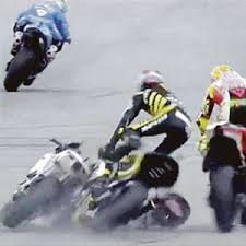 While veering accross the track on the exit of turn 11. Simoncelli Dies From Injuries Suffered In Malaysian Gp Crash Calistalieya