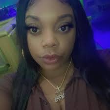 Ramona Neal's Instagram, Twitter & Facebook