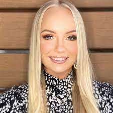 Lorie Seger's Instagram, Twitter & Facebook