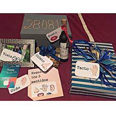 Caja De Los 5 Sentidos Regalos De Cumpleanos Para Novio Regalos Creativos Regalos Creativos Para Novio