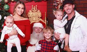 Robin Thicke 42 And His Fiancee April Love Geary 25 Look Jolly For Their Family Photo Daily Mail Online