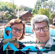 A Igreja não deve ser palanque para político algum, seja crente ou  descrente. A autoridade civil não se sobrepõe à autoridade do Senhor da  Igreja. Erram muito os pastores que cedem a