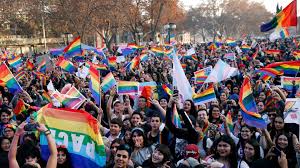 La marcha lgbt se realiza este 2021 bajo el lema frente al desamparo: Chile Mas De 100 Mil Personas Participaron De La Marcha Del Orgullo En Santiago Infobae