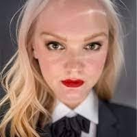 Carolyn Oswald's Instagram, Twitter & Facebook