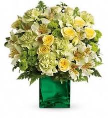 Be it for a birthday, graduation or other event avas flowers. 10 St Patrick S Day Flowers And Decorations Ideas Flowers Flower Arrangements Green Carnation
