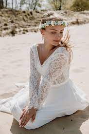 Du hast dich mit deinen freundinnen beraten und die form, länge und farbe der in frage kommenden braukleider steht? Hochzeits Haarschmuck Beispiele Tipps Fur Die Brautfrisur