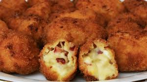 Cocina la bechamel durante 20 minutos aproximadamente removiendo. Croquetas De Jamon Y Huevo Duro Youtube