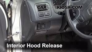 You'll require 2 plastic wedge and a long scale or metal bla. Instrucciones Para Abrir El Capo De Un Honda Civic 1996 2000 2000 Honda Civic Ex 1 6l 4 Cyl Coupe 2 Door
