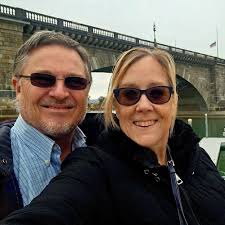 What is Dauphin Island like during Thanksgiving week?