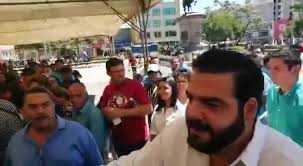 Llega Xavi Zablah Bukele al centro de votación, el va como uno de los tres  candidatos a la presidencia del partido Nuevas Ideas. #N4V