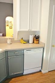 Avoid making common painting mistakes and learn how to paint laminate cabinets the right way! Remodelaholic Kitchen Makeover Painted Cabinets And A Pop Of Color