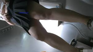 10月最新トイレ撮影のうち、師範大学前パノラマ盗撮青少年かわいい女子学生10日近くの公衆トイレに飛び込む神 - 職業服ショートドレス -AVJB