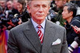 Eve Dowling's Instagram, Twitter & Facebook