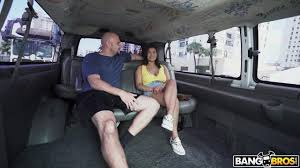 Nola Bell Faiyez - Bangbus