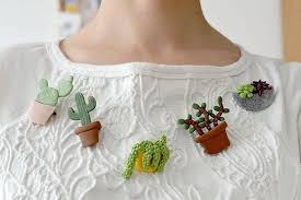 Sur Mon Pull Il Y A Des Cactus Diy Broches Cactus Sur Www Lesyeuxenaman Broches Cactus Cactus Art Cactus Gard In 2020 Cactus Diy Diy Clay Polymer Clay Projects