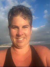 What a beautiful sunset 🌅 My second swim back after 6 weeks out of the sea  🌊 due to a knee operation & it's a shock to the system, it's flipping  freezing