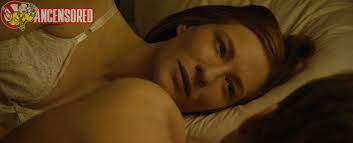 Naked Cate Blanchett in The Curious Case of Benjamin Button < ANCENSORED