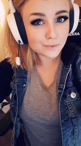 Chilling live in games room drop in chat !!!!