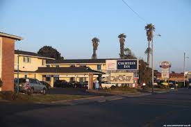 It is a decent hotel for a great price. Courtesy Inn Motel In San Simeon