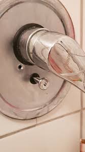 Mein einhebelmischer/wasserhahn lässt sich schwer auf und zu drehen. Umschalter Badewanne Reparieren