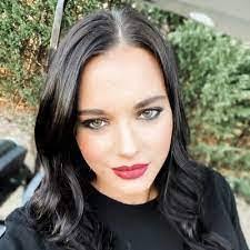 Monica Steel's Instagram, Twitter & Facebook