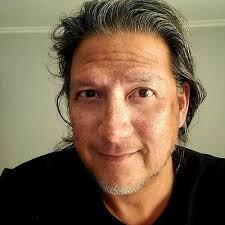 Robert Enriquez's Instagram, Twitter & Facebook