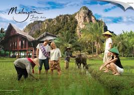 Di malaysia industri pelancongan mula muncul pada akhir tahun 1960. Industri Pelancongan Di Malaysia Industri Pelancongan Di Malaysia