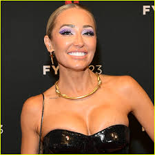 Jason Oppenheim's Girlfriend Marie-Lou Nurk Shares Which 4 'Selling Sunset'  Stars She 'Loves' & the 4 That Are Simply 'Okay'