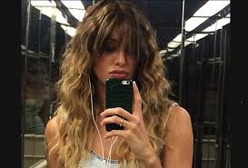 Foto capelli bianchi cecilia rodriguez: Nuovo Look Per Belen Rodriguez Frangia E Capelli Mossi
