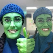 Just Galadriel, Frodo and Gandalf tempting you to come and see this  'precious' show! 📸 @david.caird