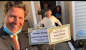 Angela More's Instagram, Twitter & Facebook