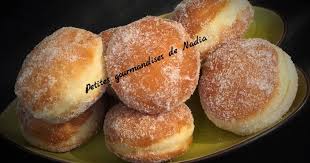 Beignets Comme A La Boulangerie Fourres A La Pate A Tartiner De Petites Gourmandises De Nadia Recette En 2020 Beignets Pate A Tartiner Boulangerie