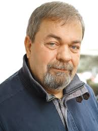 Robert Spurling's Instagram, Twitter & Facebook