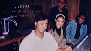 This album is the debut of her after winning in a singing competition by rtm, bintang hmi 1995. Siti Nurhaliza Tarudin Jerat Percintaan Live 1996 Audio Youtube
