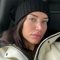 20+ "Emily Bella" profiles